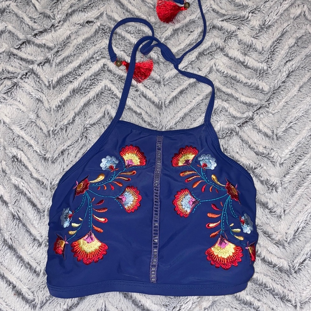 Cute bikini top!